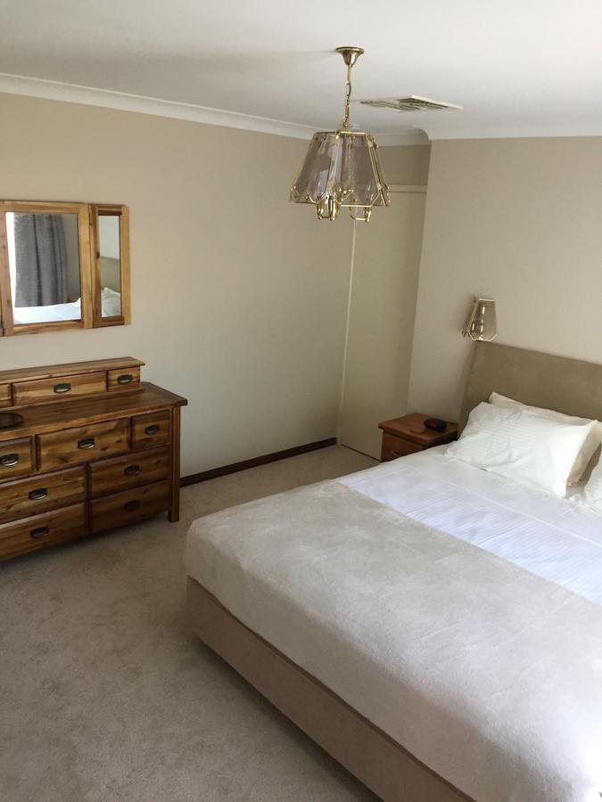 Murdoch Station Bed & Breakfast Перт Екстер'єр фото